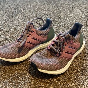 Adidas Ultra boost size 5 1/2 women’s